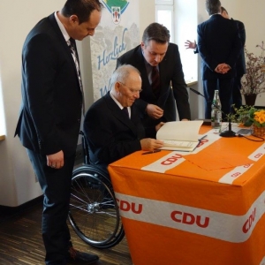 Dr. Wolfgang Schäuble gratuliert zu 70 Jahre CDU Lauf.